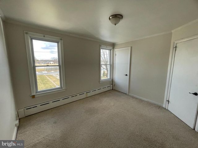 811 MAIN ST, Shoemakersville, PA 19555