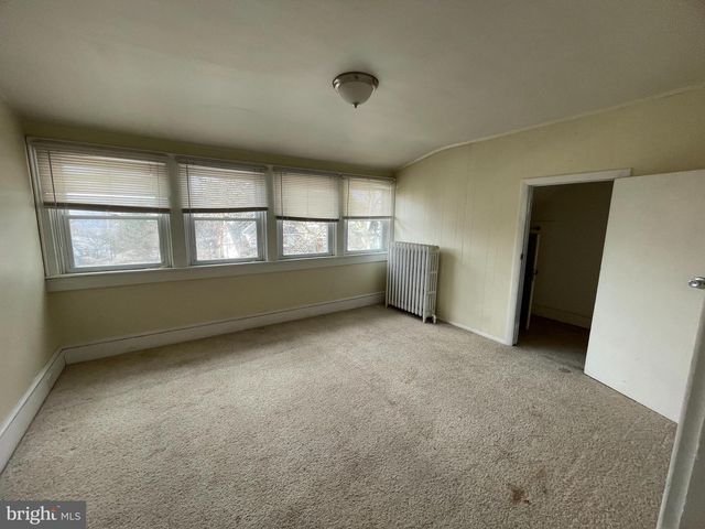 811 MAIN ST, Shoemakersville, PA 19555