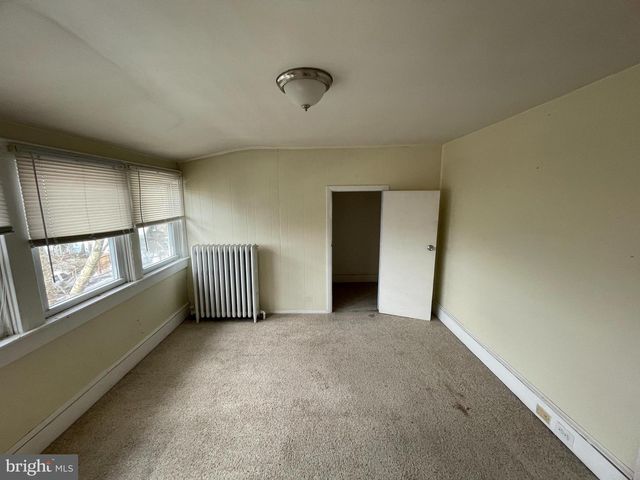 811 MAIN ST, Shoemakersville, PA 19555
