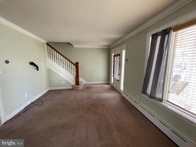 811 MAIN ST, Shoemakersville, PA 19555