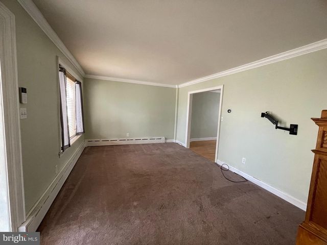 811 MAIN ST, Shoemakersville, PA 19555
