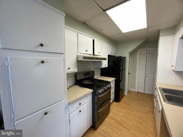 811 MAIN ST, Shoemakersville, PA 19555