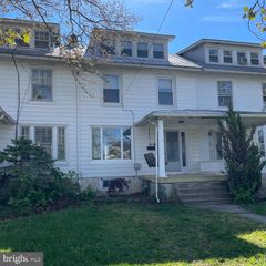 811 MAIN ST, Shoemakersville, PA 19555