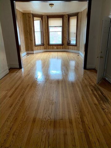 4202 W Jackson Boulevard, Chicago, IL 60624