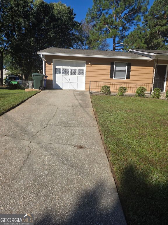1736 Almand Creek Drive SW, Conyers, GA 30094 — exterior