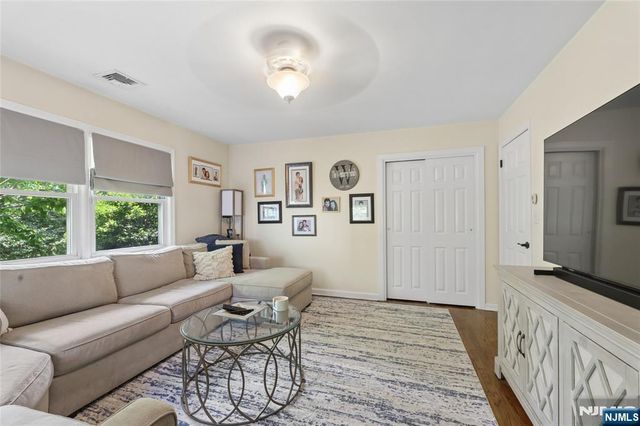 38 SCHRAALENBURGH Road, Haworth, NJ 07641