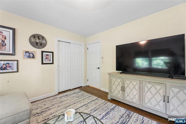 38 SCHRAALENBURGH Road, Haworth, NJ 07641