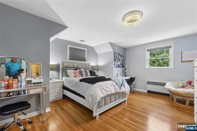 38 SCHRAALENBURGH Road, Haworth, NJ 07641