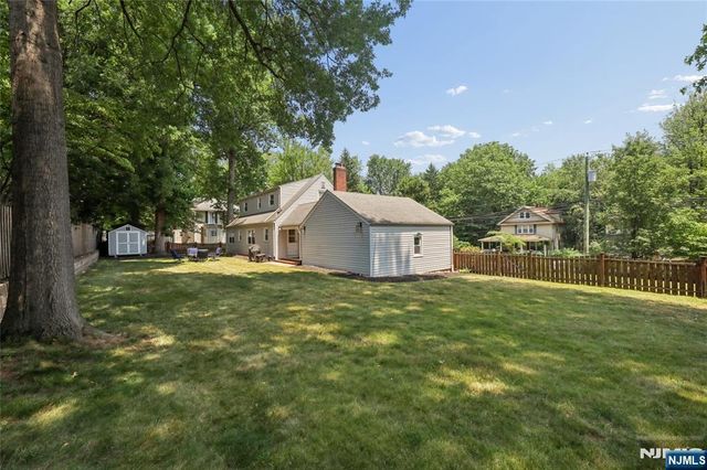 38 SCHRAALENBURGH Road, Haworth, NJ 07641