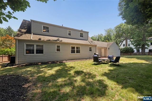 38 SCHRAALENBURGH Road, Haworth, NJ 07641