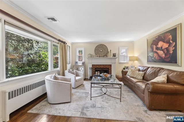 38 SCHRAALENBURGH Road, Haworth, NJ 07641