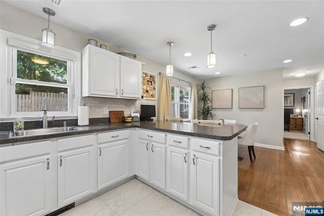 38 SCHRAALENBURGH Road, Haworth, NJ 07641