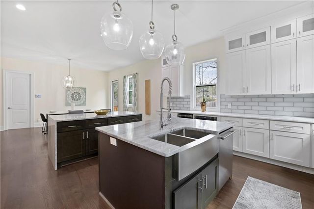 2415 Rugby Avenue, Atlanta, GA 30337