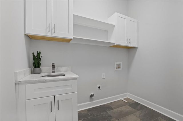 2415 Rugby Avenue, Atlanta, GA 30337