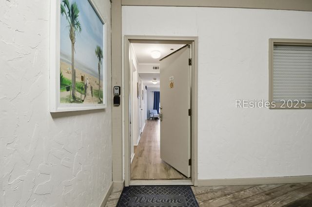 40 Folly Field Road 138, Hilton Head Island, SC 29928