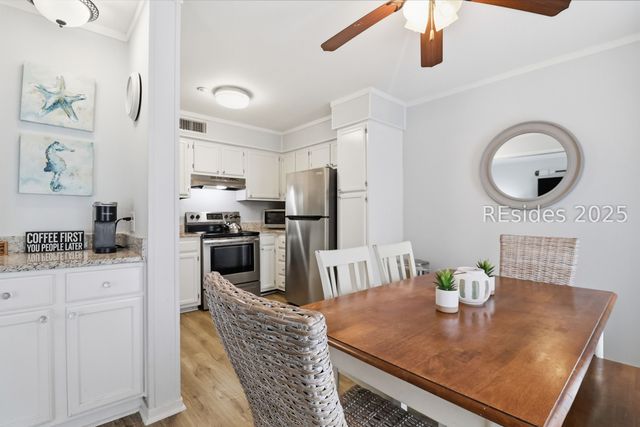 40 Folly Field Road 138, Hilton Head Island, SC 29928