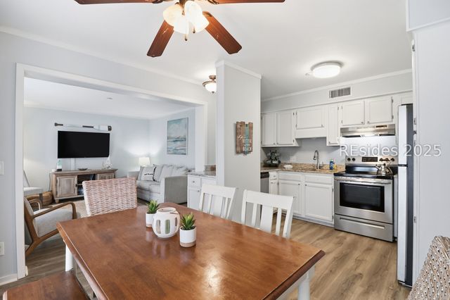 40 Folly Field Road 138, Hilton Head Island, SC 29928