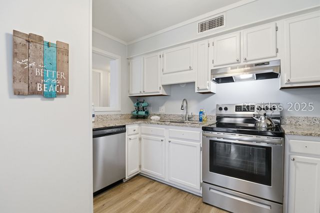 40 Folly Field Road 138, Hilton Head Island, SC 29928