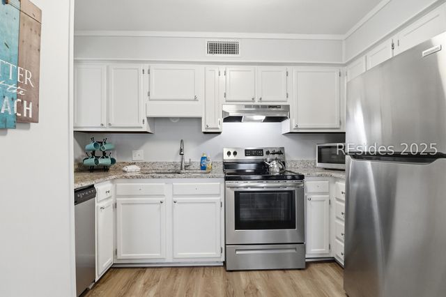 40 Folly Field Road 138, Hilton Head Island, SC 29928