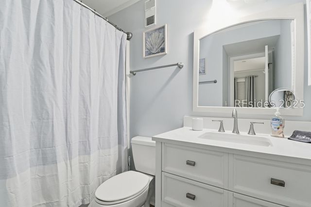 40 Folly Field Road 138, Hilton Head Island, SC 29928