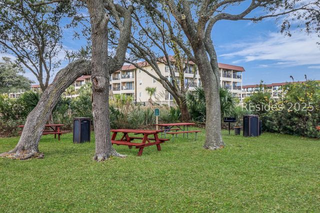 40 Folly Field Road 138, Hilton Head Island, SC 29928