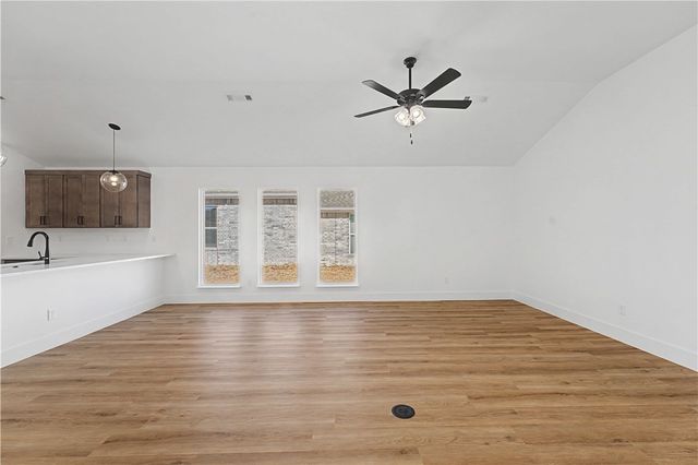 241 Kristen Lane, Centerton, AR 72719