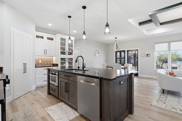 1803 Reese Road, Cedar Falls, IA 50613