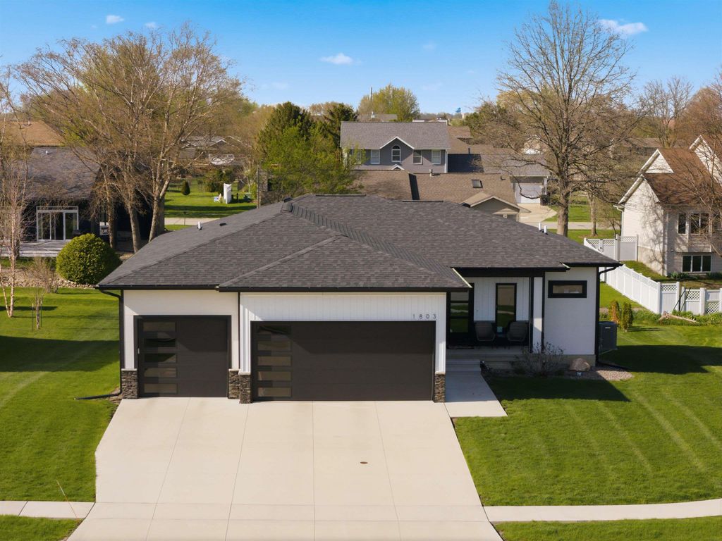 1803 Reese Road, Cedar Falls, IA 50613