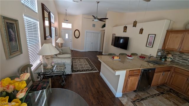 9832 Lenox Crest Place, Las Vegas, NV 89134
