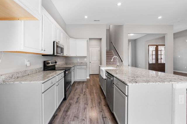 50 WHISPERING CREEK DR, Oakland, TN 38060