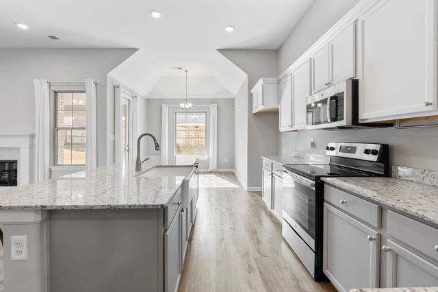 50 WHISPERING CREEK DR, Oakland, TN 38060