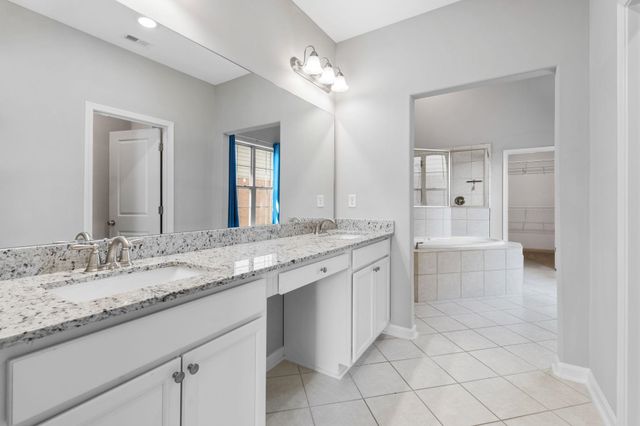 50 WHISPERING CREEK DR, Oakland, TN 38060