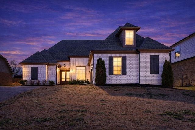 50 WHISPERING CREEK DR, Oakland, TN 38060