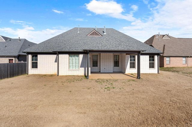 50 WHISPERING CREEK DR, Oakland, TN 38060