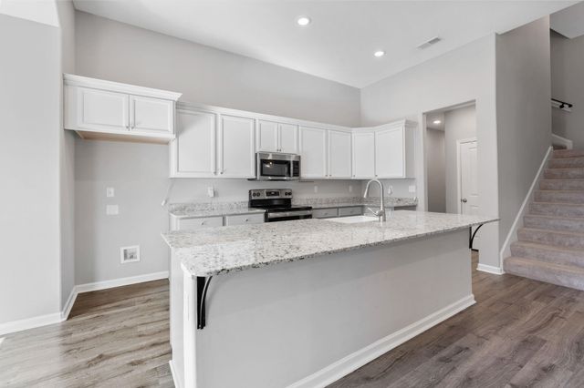 50 WHISPERING CREEK DR, Oakland, TN 38060