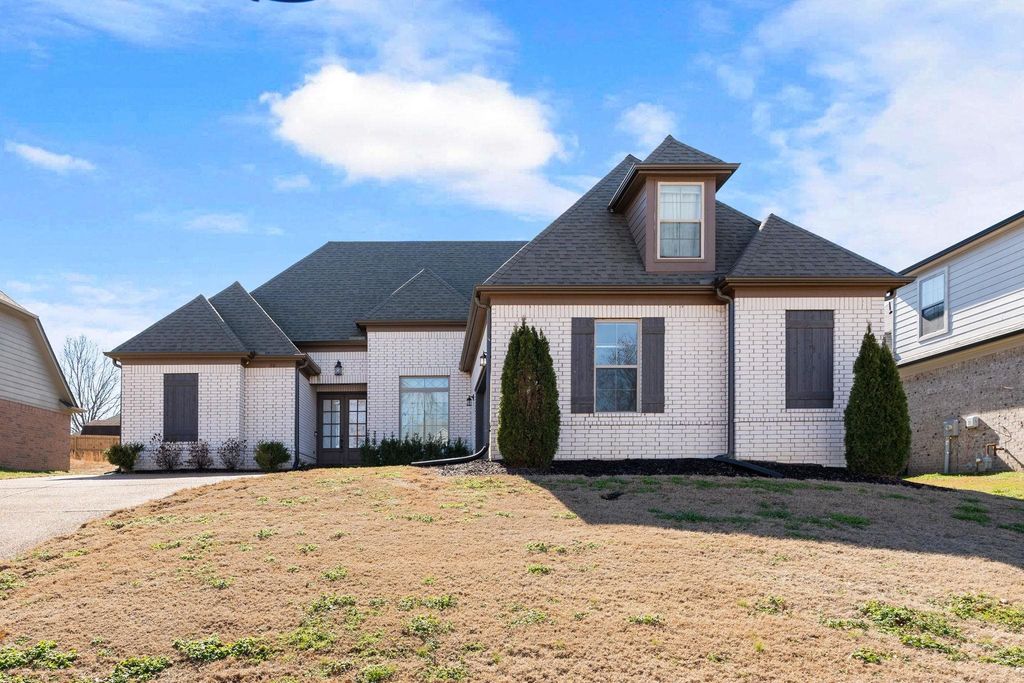 50 WHISPERING CREEK DR, Oakland, TN 38060