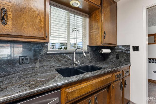 2634 Hempstead Lane, Bakersfield, CA 93309