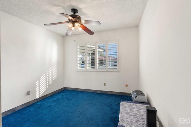 2634 Hempstead Lane, Bakersfield, CA 93309