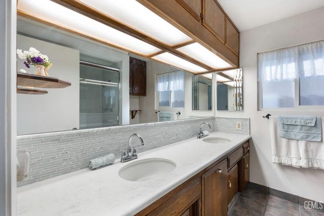 2634 Hempstead Lane, Bakersfield, CA 93309