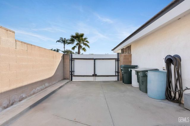 2634 Hempstead Lane, Bakersfield, CA 93309