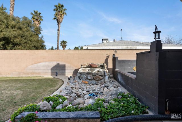 2634 Hempstead Lane, Bakersfield, CA 93309