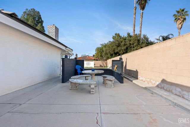 2634 Hempstead Lane, Bakersfield, CA 93309