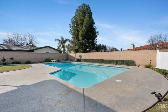 2634 Hempstead Lane, Bakersfield, CA 93309