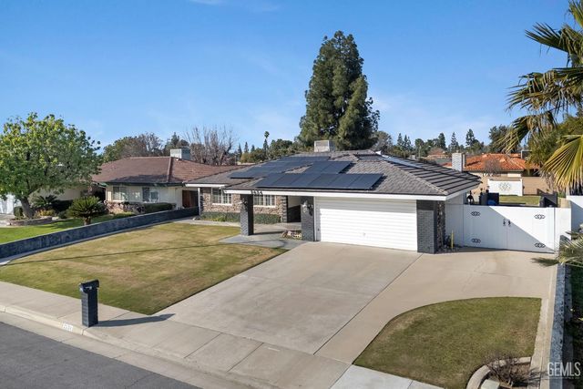 2634 Hempstead Lane, Bakersfield, CA 93309