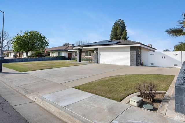 2634 Hempstead Lane, Bakersfield, CA 93309
