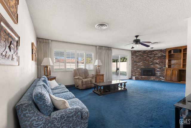 2634 Hempstead Lane, Bakersfield, CA 93309