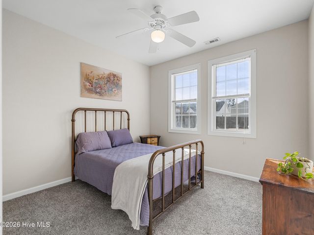 302 Whirlaway Boulevard, Sneads Ferry, NC 28460