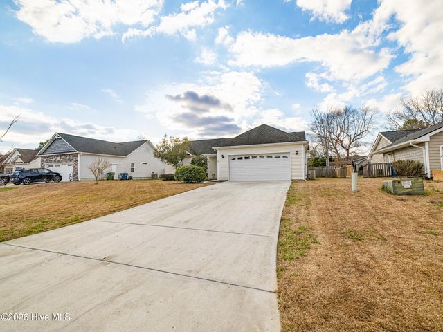 302 Whirlaway Boulevard, Sneads Ferry, NC 28460