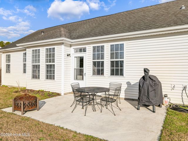 302 Whirlaway Boulevard, Sneads Ferry, NC 28460