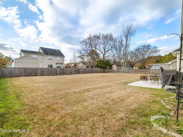 302 Whirlaway Boulevard, Sneads Ferry, NC 28460